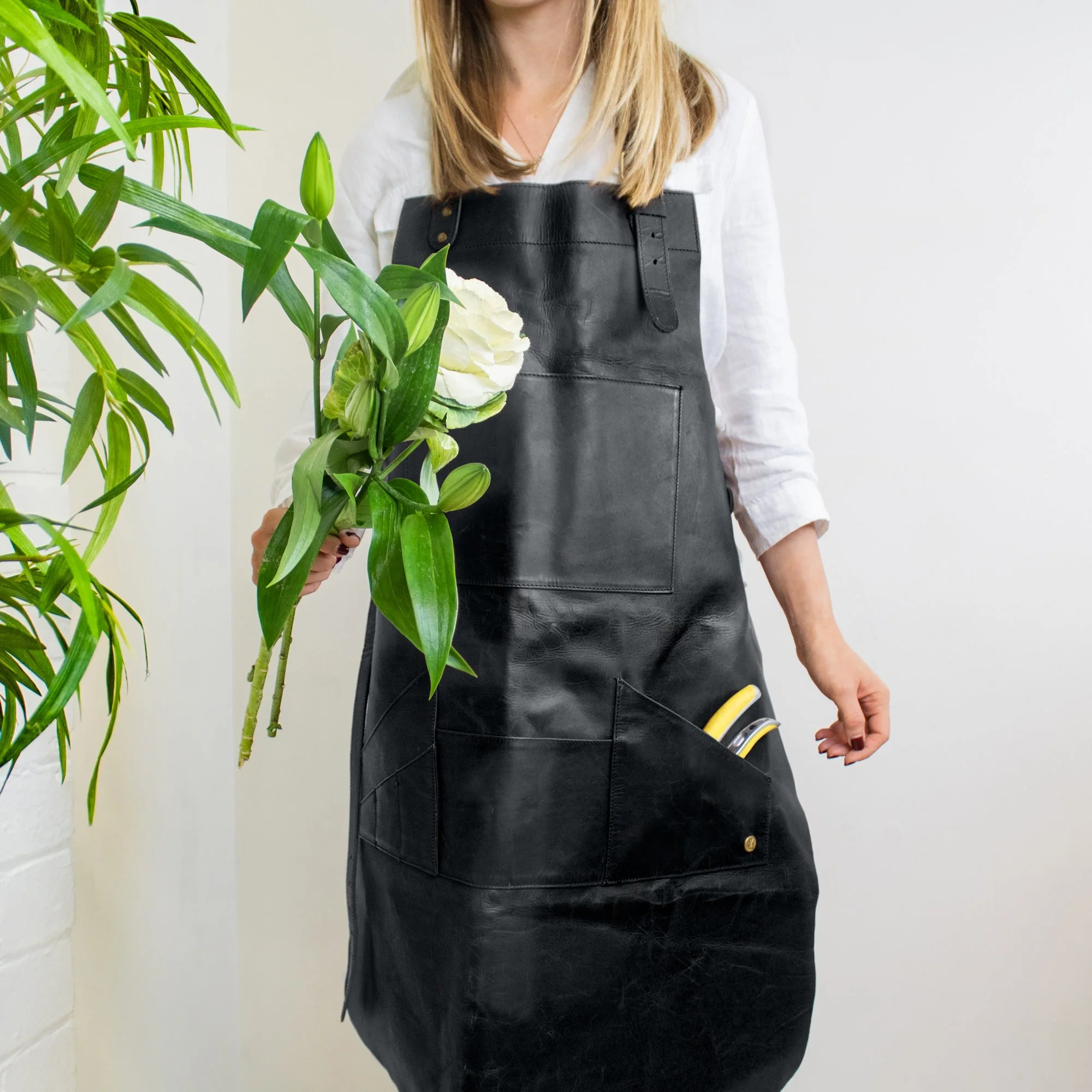Multi-Pocket Leather Apron - Image 10