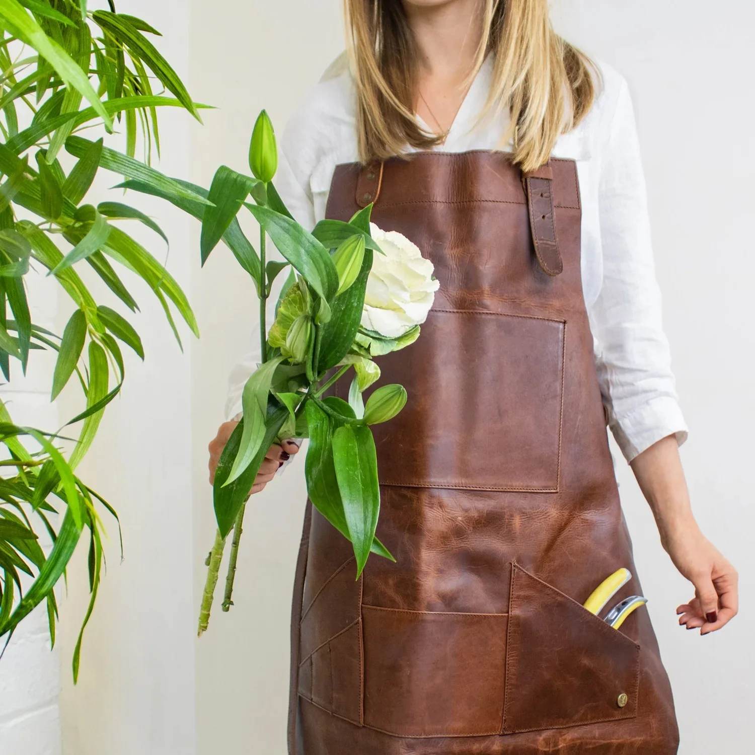 Multi-Pocket Leather Apron - Image 10
